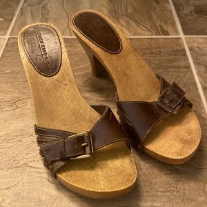 Women’s heels, brown, size 6 1/2